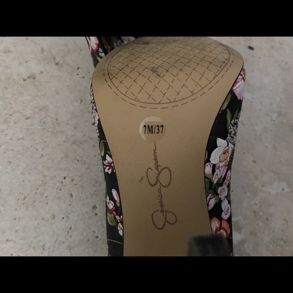 Jessica Simpson heels - Picture 2 of 2